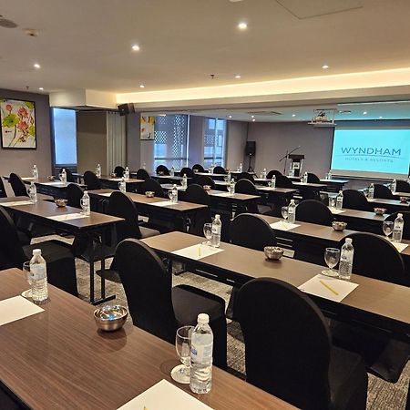 Days Hotel & Suites By Wyndham Kl - Chan Sow Lin Mrt Or Lrt Kuala Lumpur Esterno foto