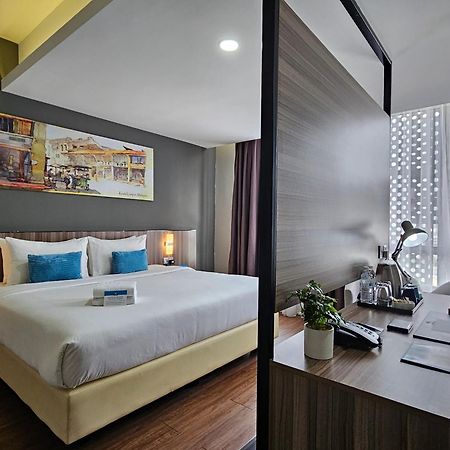 Days Hotel & Suites By Wyndham Kl - Chan Sow Lin Mrt Or Lrt Kuala Lumpur Esterno foto