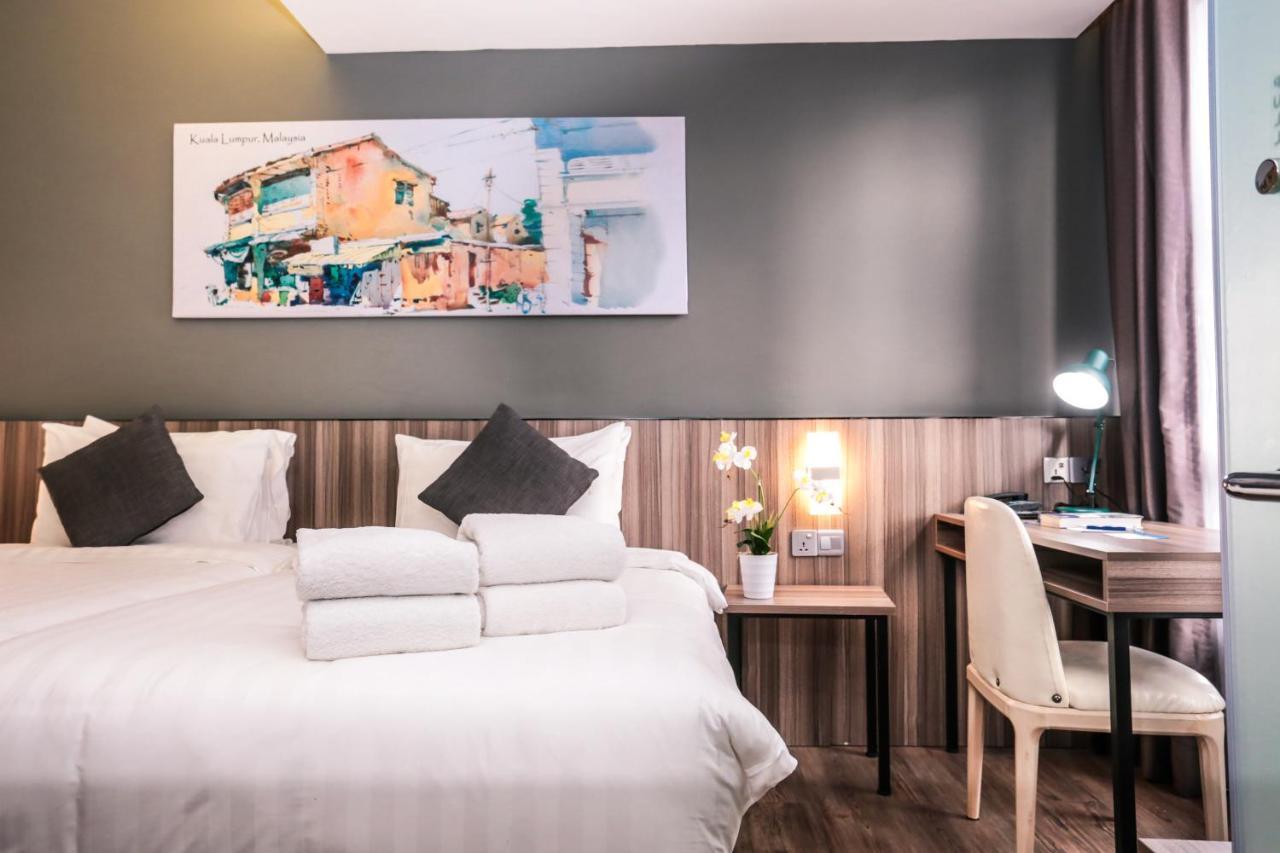 Days Hotel & Suites By Wyndham Kl - Chan Sow Lin Mrt Or Lrt Kuala Lumpur Esterno foto