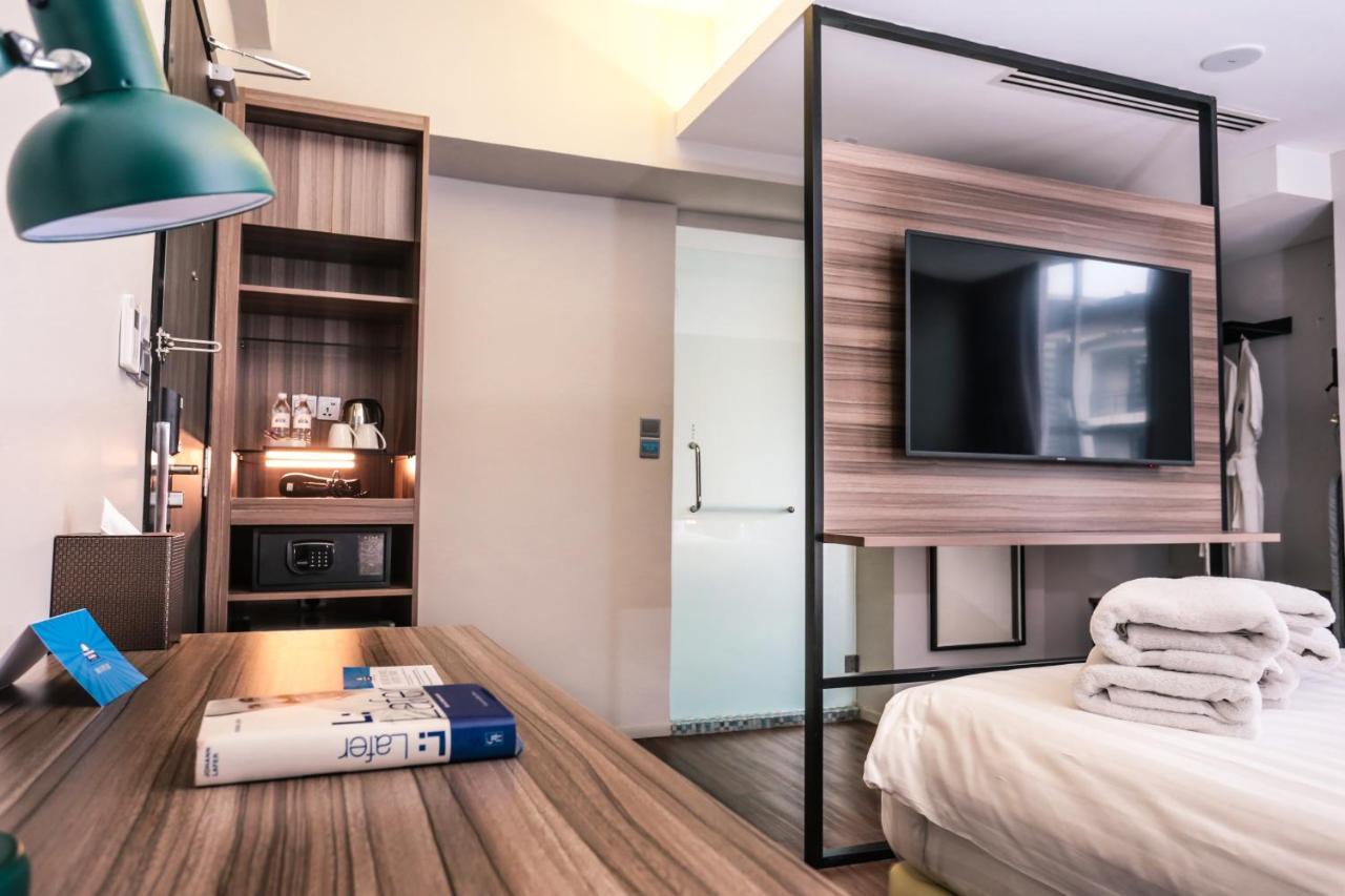 Days Hotel & Suites By Wyndham Kl - Chan Sow Lin Mrt Or Lrt Kuala Lumpur Esterno foto