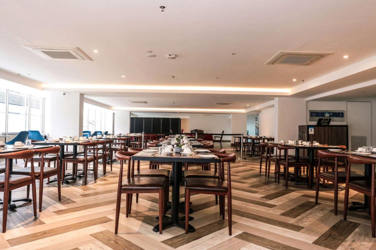Days Hotel & Suites By Wyndham Kl - Chan Sow Lin Mrt Or Lrt Kuala Lumpur Esterno foto