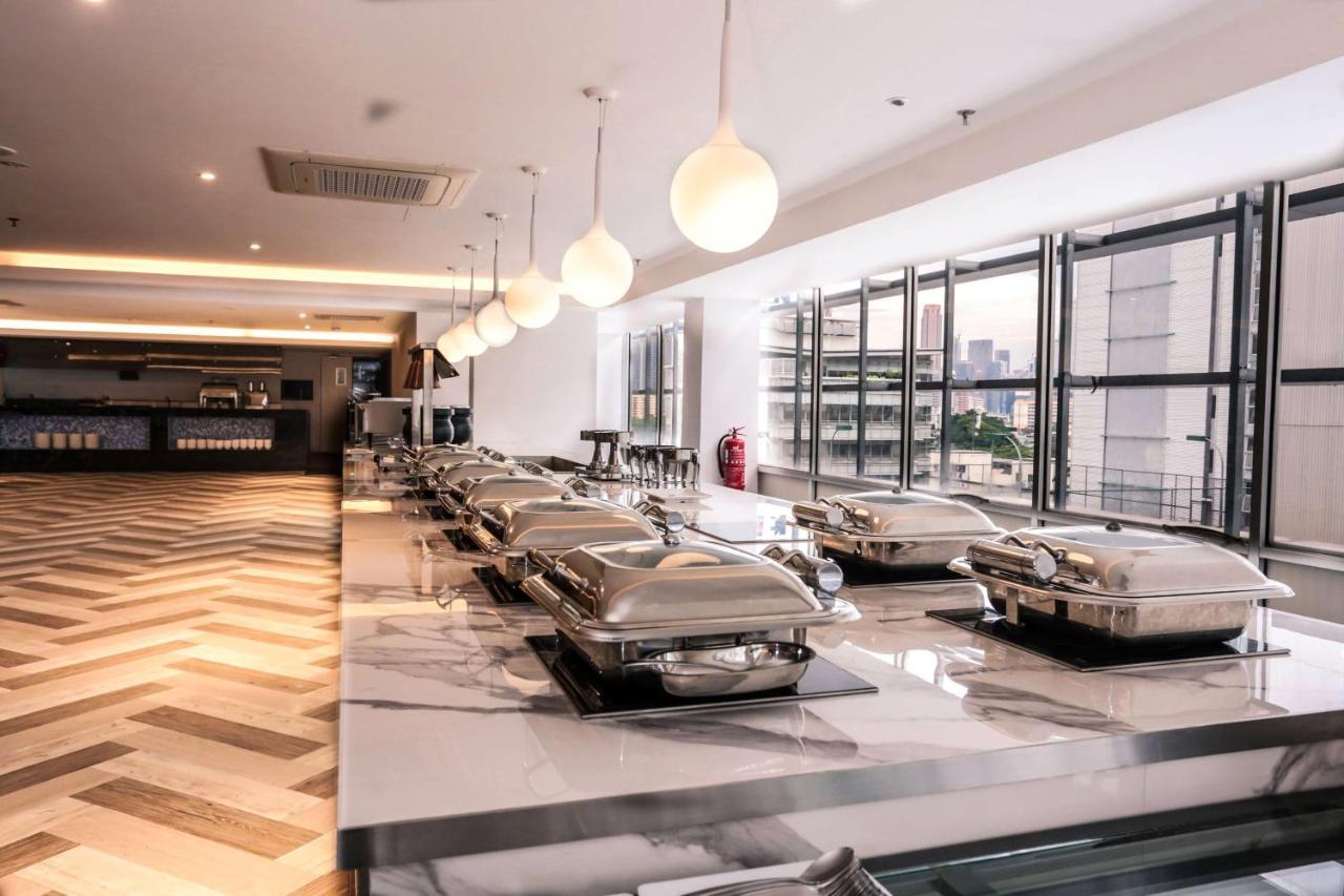 Days Hotel & Suites By Wyndham Kl - Chan Sow Lin Mrt Or Lrt Kuala Lumpur Esterno foto