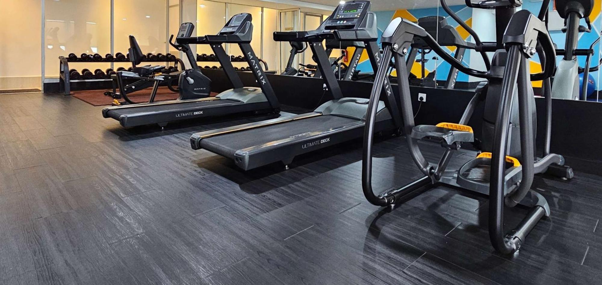 Days Hotel & Suites By Wyndham Kl - Chan Sow Lin Mrt Or Lrt Kuala Lumpur Esterno foto