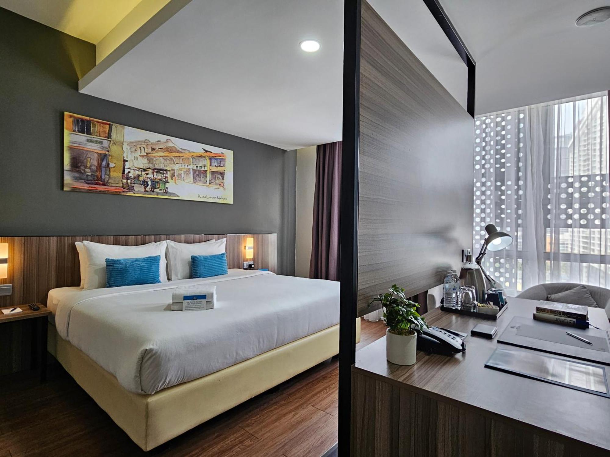 Days Hotel & Suites By Wyndham Kl - Chan Sow Lin Mrt Or Lrt Kuala Lumpur Esterno foto